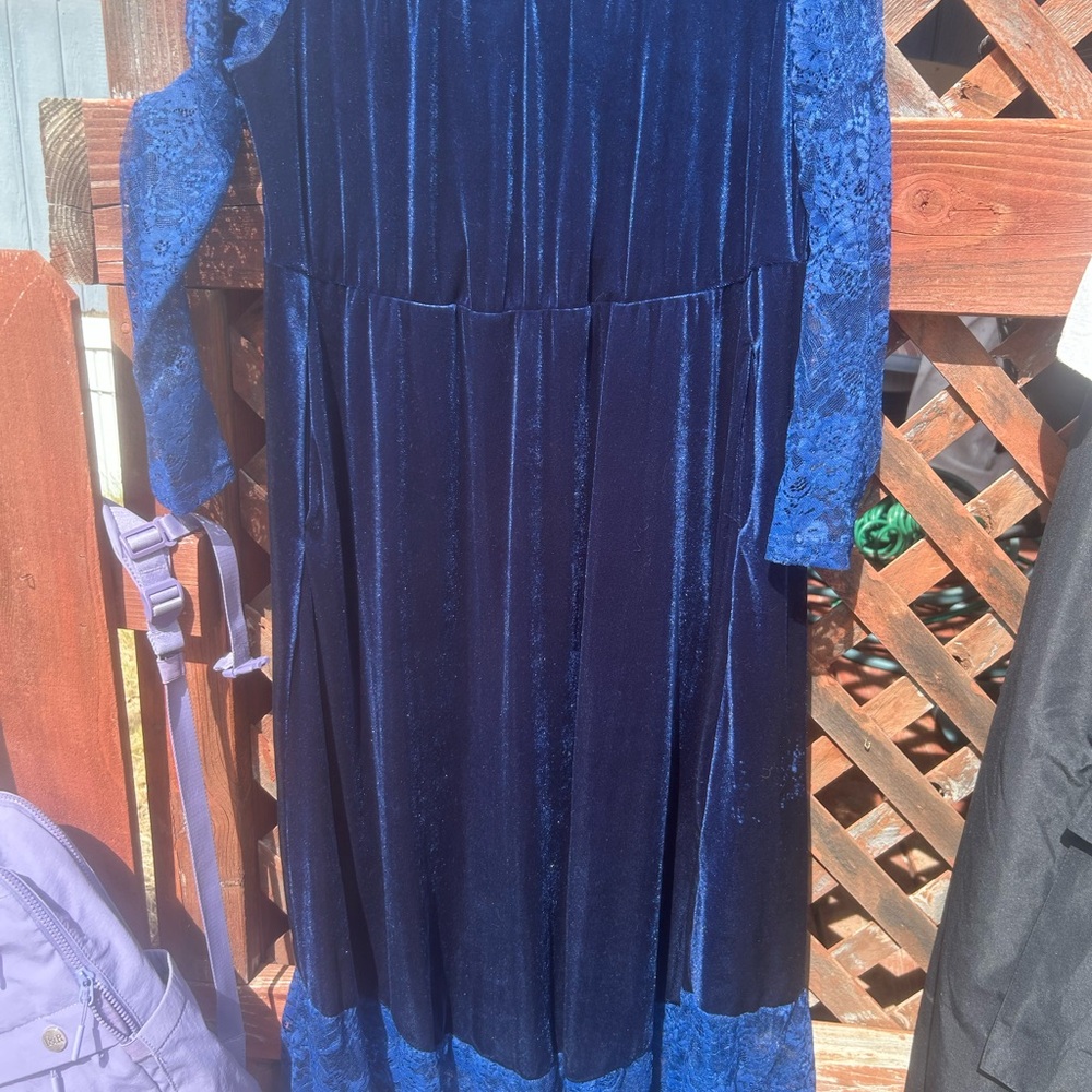 BloomChic Navy Blue Velvet & Lace Long Sleeve Dress